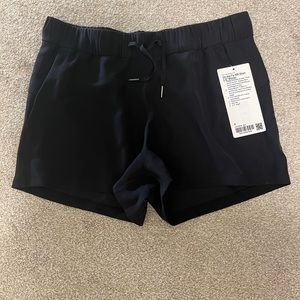 Lululemon-On The Fly short *woven*